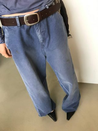 浅蓝色
