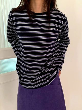 深蓝色