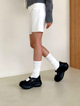 黑色