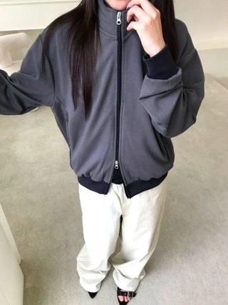 灰色