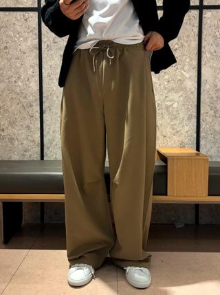 卡其色