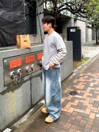 灰色