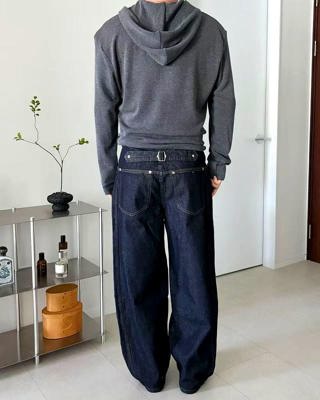 深蓝色