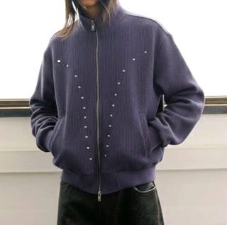 深蓝色