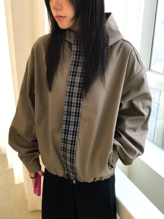 卡其色