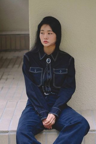 黑色
