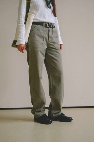 灰色