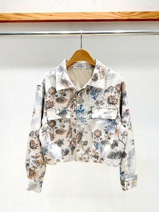 白色