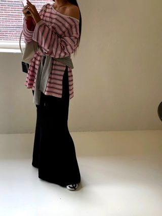 黑色