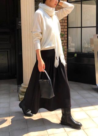 黑色