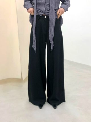 黑色