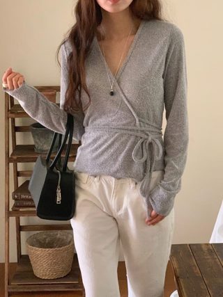 灰色