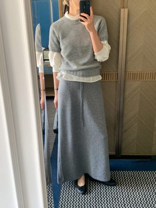 灰色