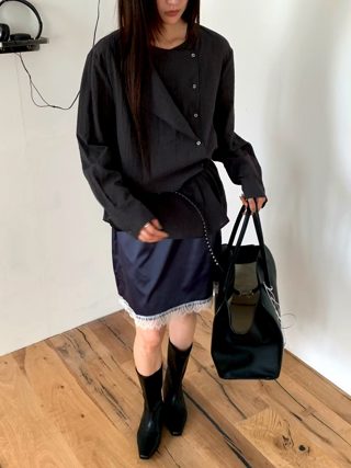 黑色
