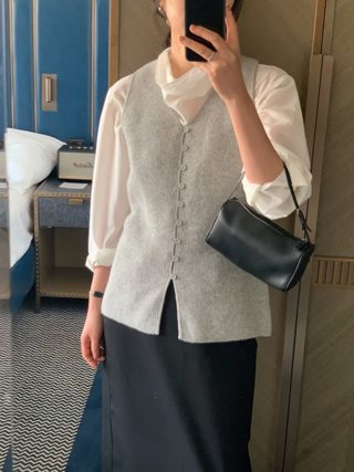 灰色