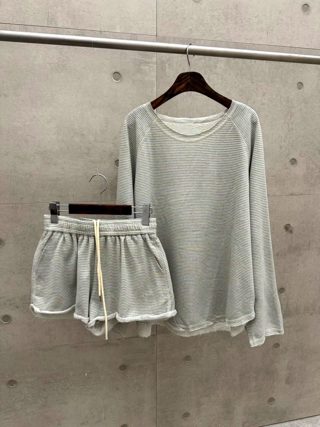 浅绿色