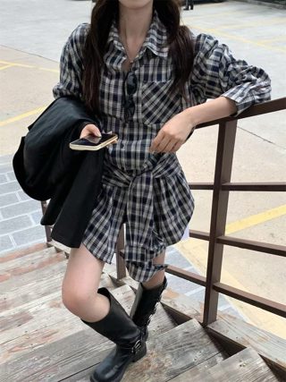 藏青色