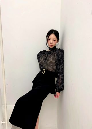 黑色