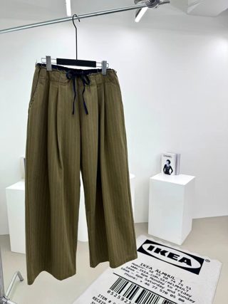 卡其色