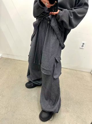 灰色