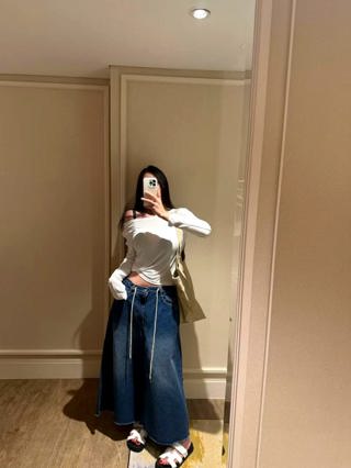 蓝色