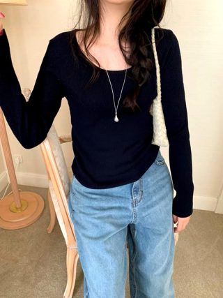 黑色