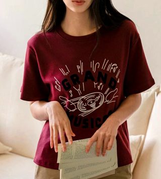 酒红色