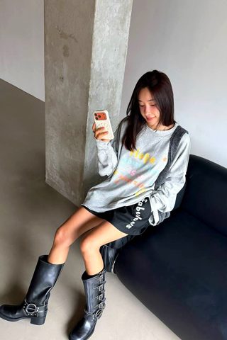 黑色