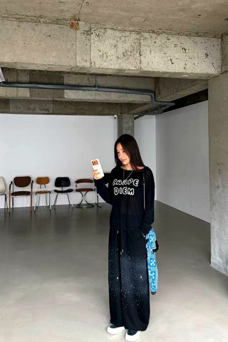 黑色
