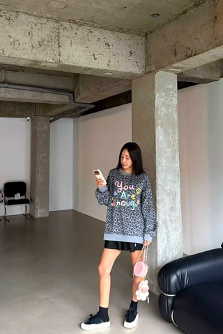 灰色