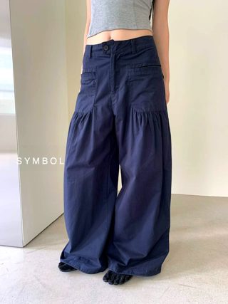 深蓝色