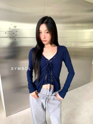 深蓝色