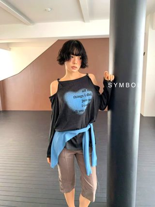 黑色