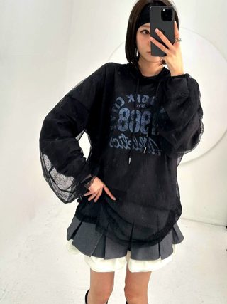 黑色
