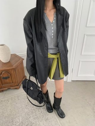 黑色