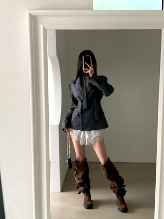 黑色