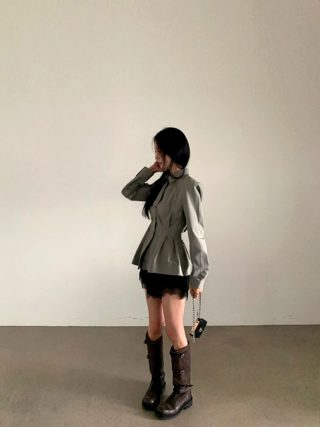 灰色