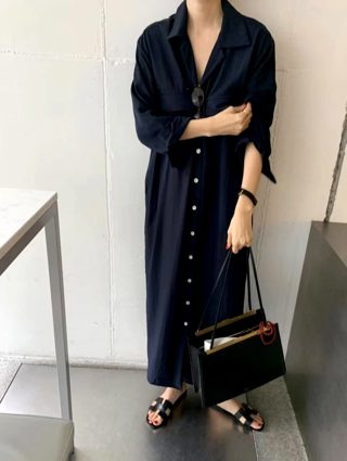 深蓝色