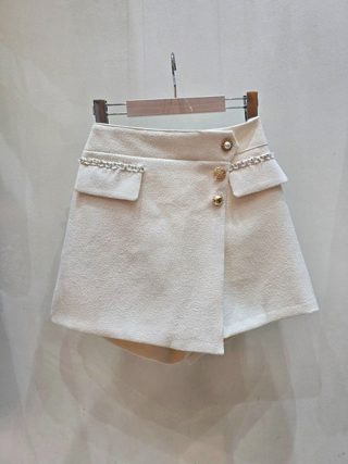 白色