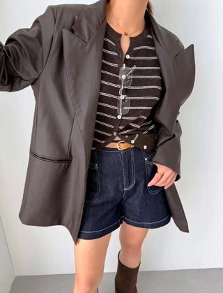 深棕色