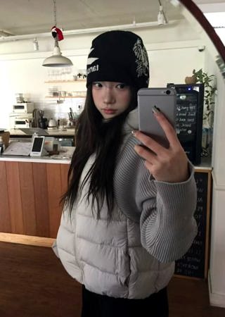 灰色
