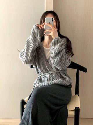 灰色