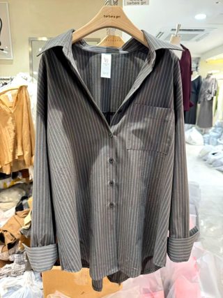 灰色