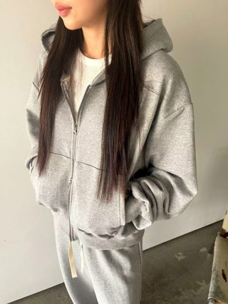 灰色