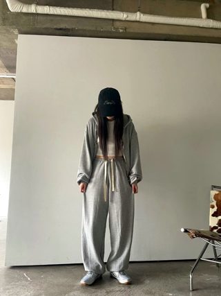 灰色