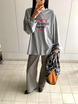 灰色