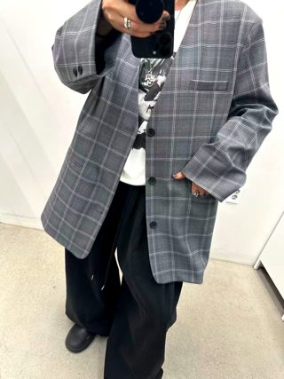 灰色