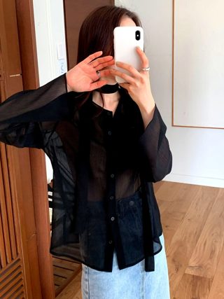 黑色