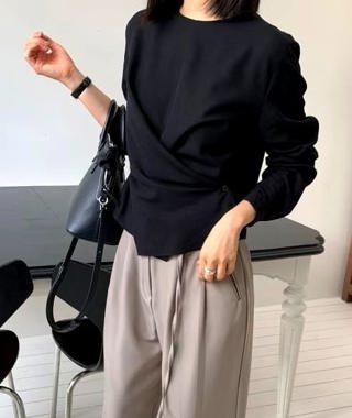 黑色
