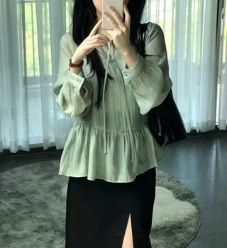 浅绿色